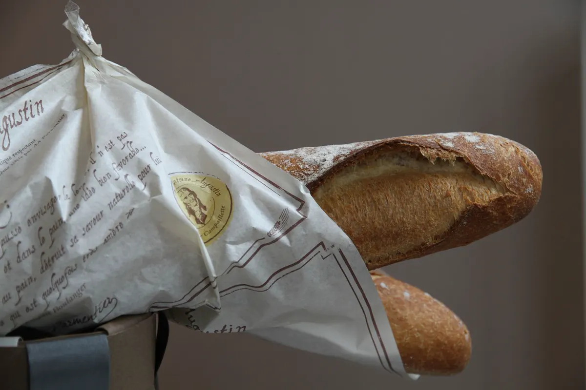 Pain frais (baguette, pain de campagne)